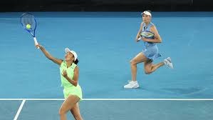 职业足球联赛正能量攀升 成三大电商全新比武台